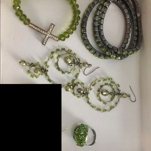 6 jewelry Items High End matching sets